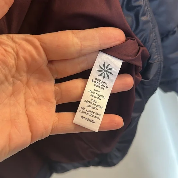 Athleta Navy Blue Puffer Jacket Size M Medium Rose Gold Zipper - Picture 5 of 9